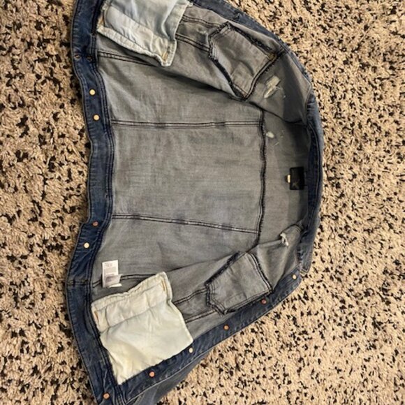 American Eagle Outfitters Super Stretch distressed Denim Jacket Women L - Picture 9 of 13